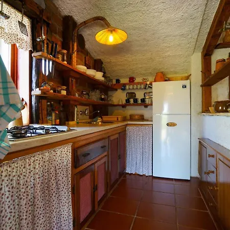Island House Rajko בית נופש